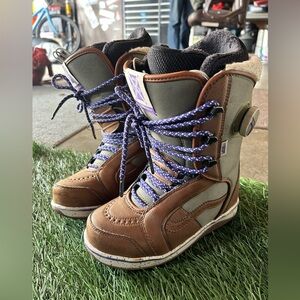 Vans Snowboard Boots